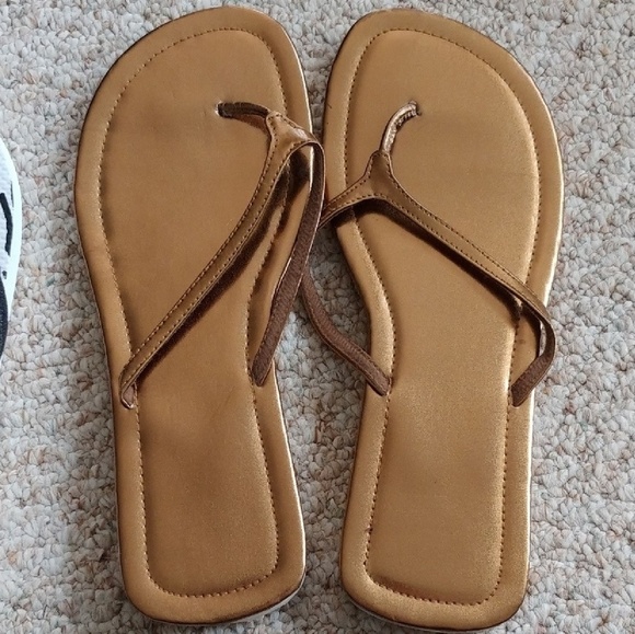 torrid Shoes - Nwot flip flop